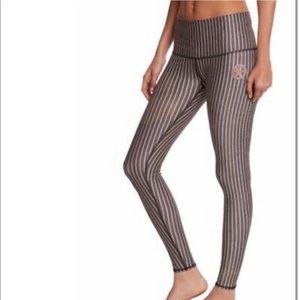 Teeki Dust Gold Striped Hot Yoga Pant Leggings Womens Small‎ Activewear